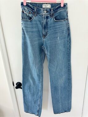 Abercrombie and fitch the 90s relaxed Jean high rise